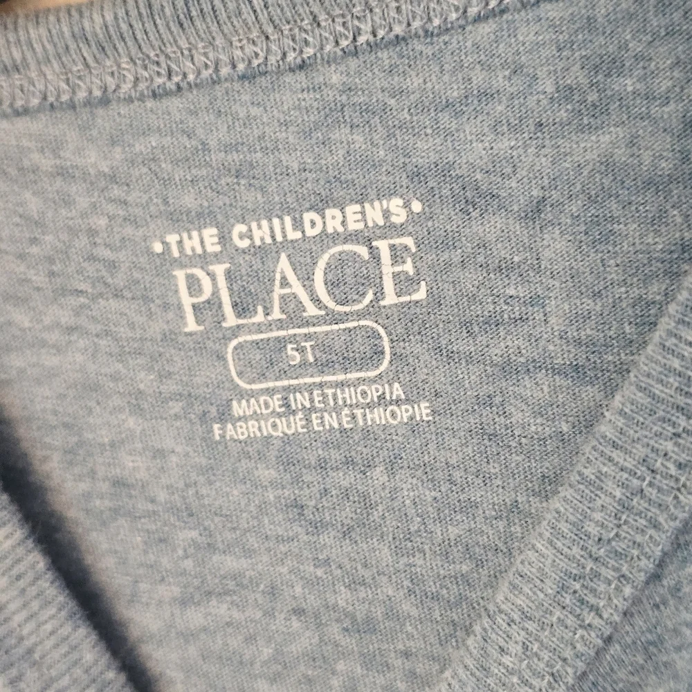 The Children's Place 5T Heather Blue Graphic Tee